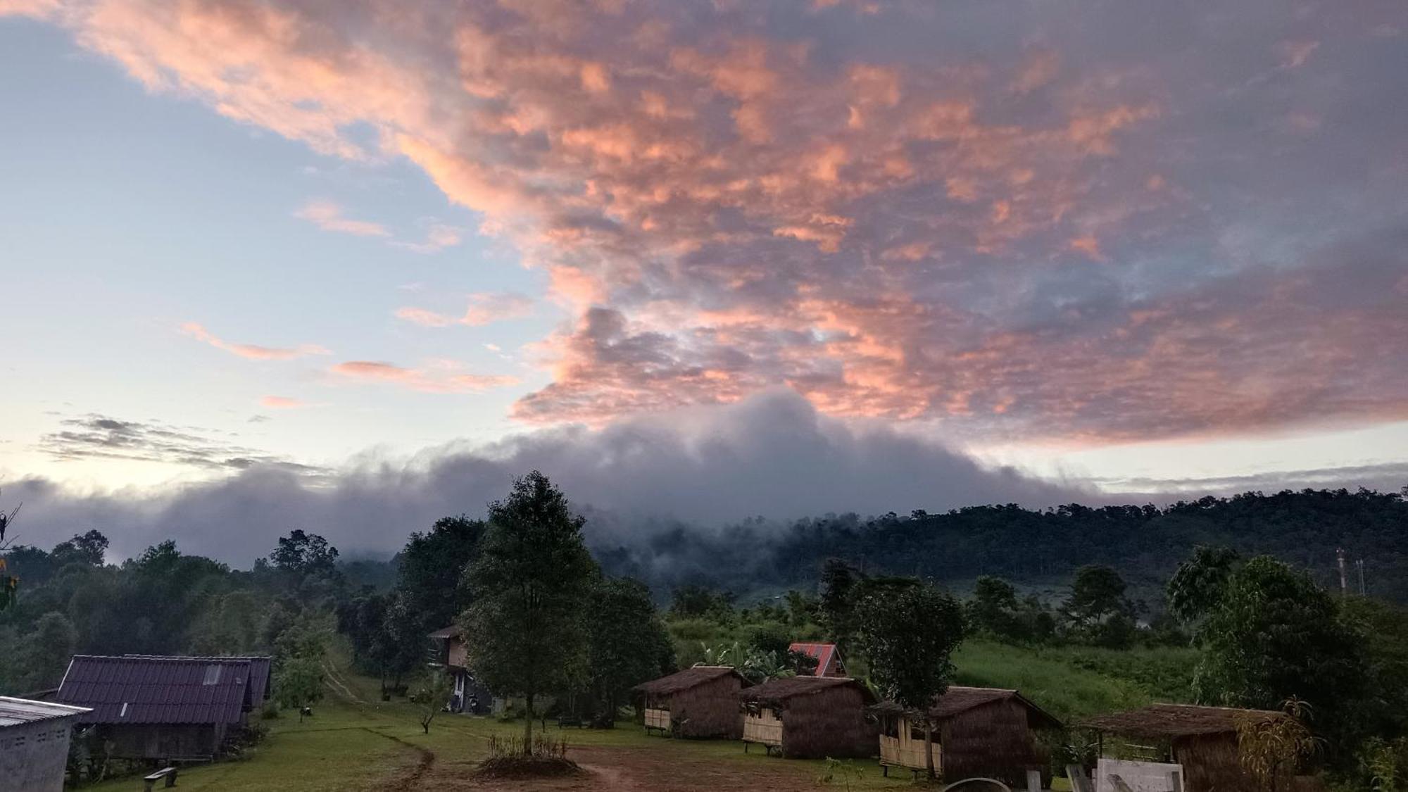 ไร่นิธิสุนทร Nithisoonthon Farmstay Mae Hong Son Dış mekan fotoğraf