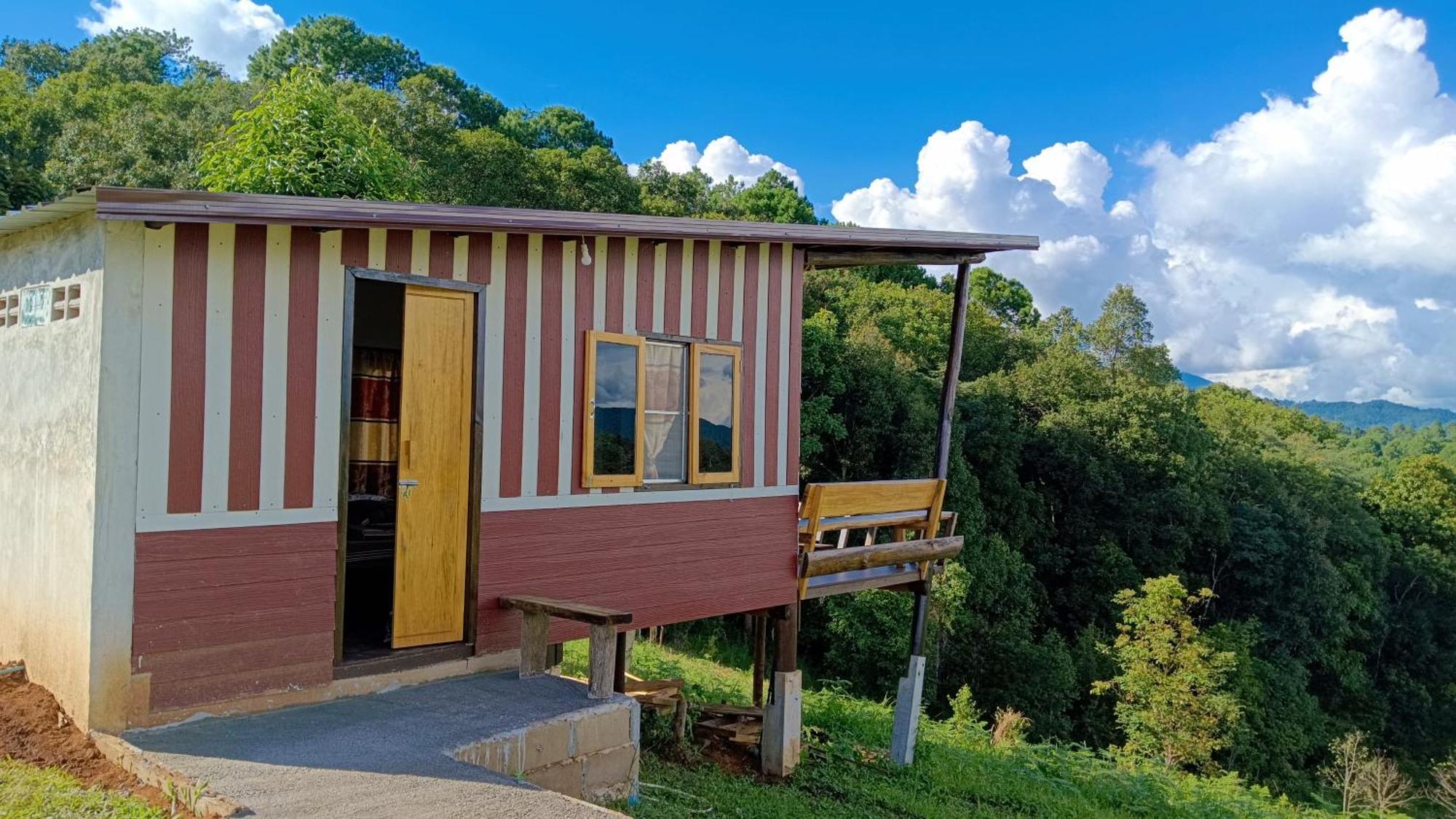 ไร่นิธิสุนทร Nithisoonthon Farmstay Mae Hong Son Dış mekan fotoğraf