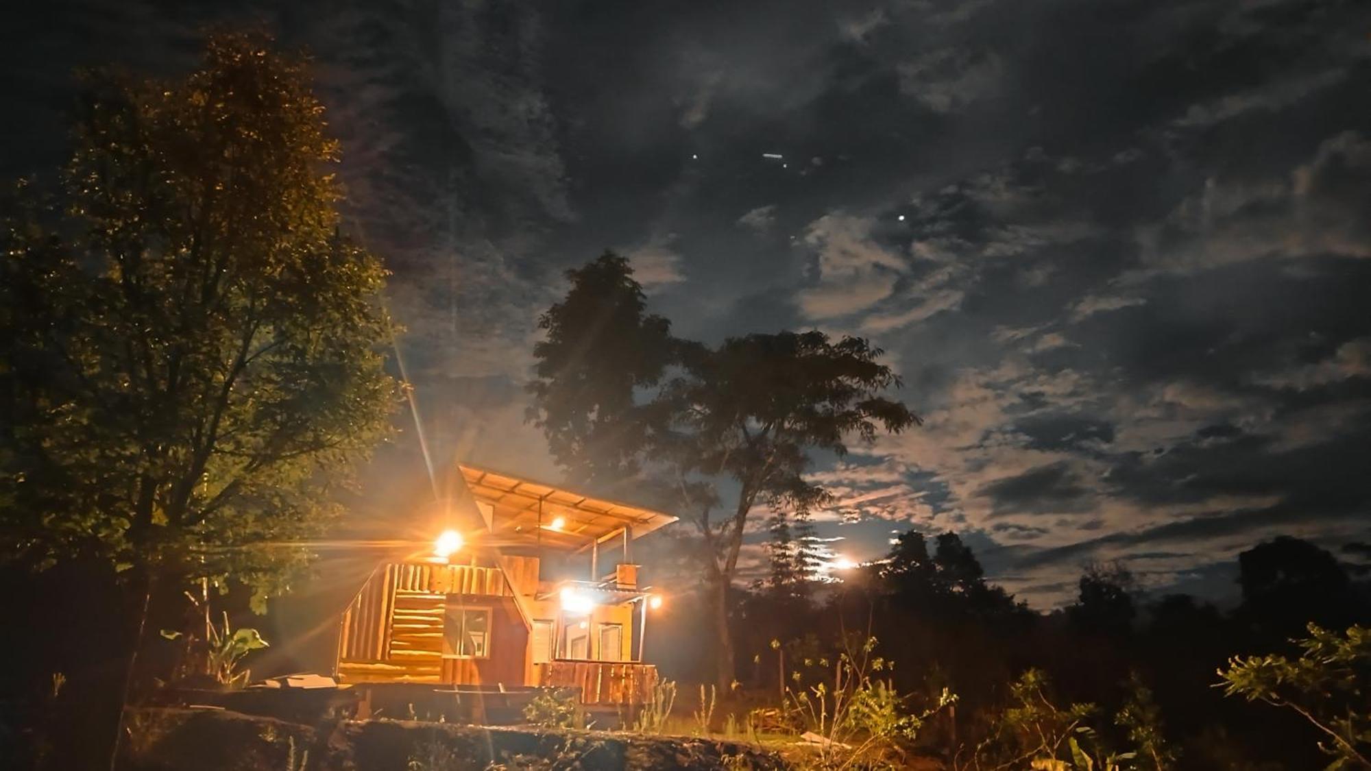 ไร่นิธิสุนทร Nithisoonthon Farmstay Mae Hong Son Dış mekan fotoğraf