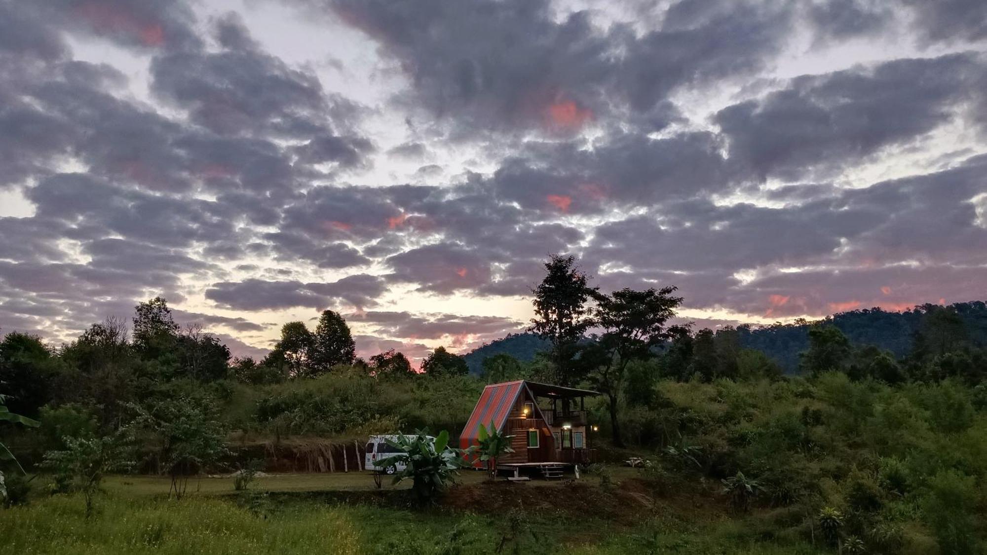 ไร่นิธิสุนทร Nithisoonthon Farmstay Mae Hong Son Dış mekan fotoğraf