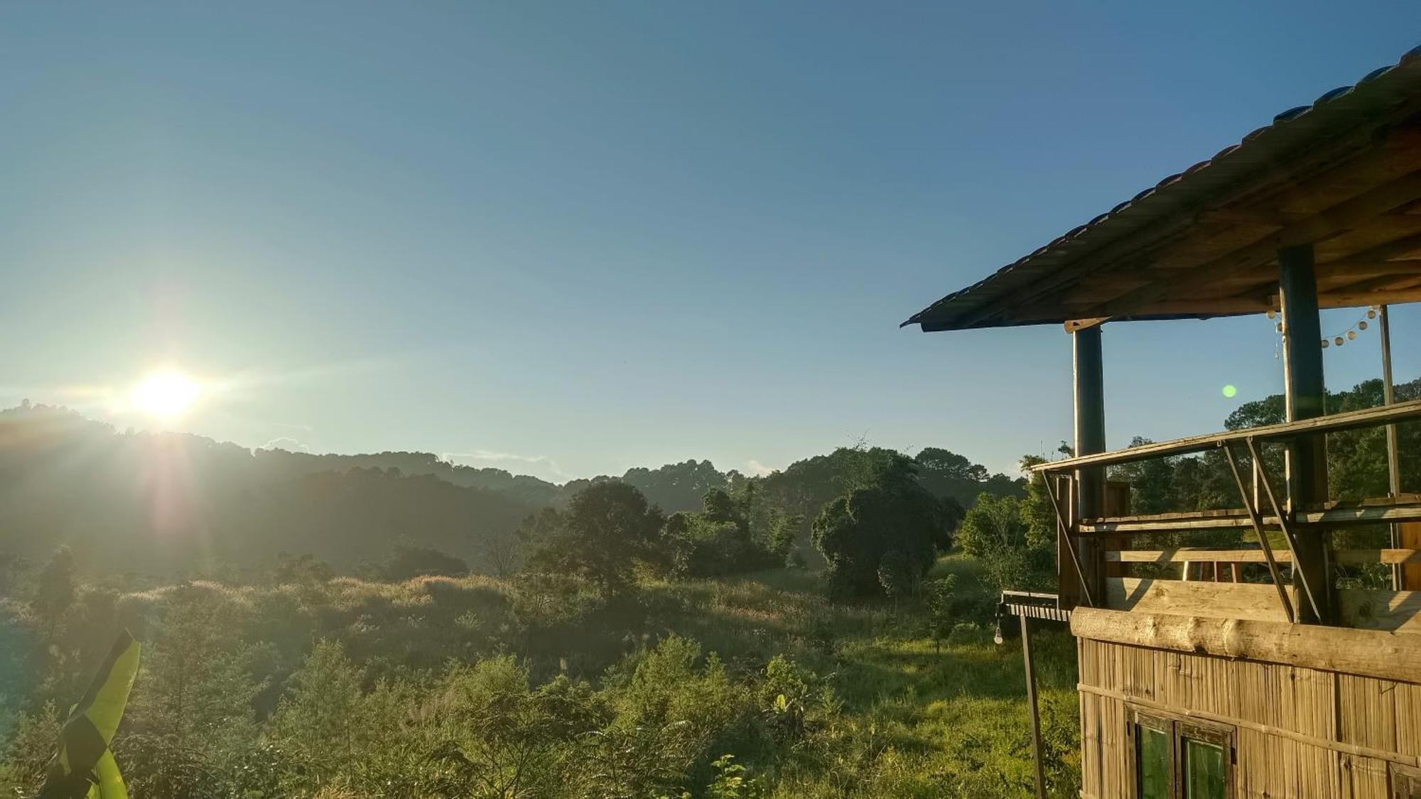 ไร่นิธิสุนทร Nithisoonthon Farmstay Mae Hong Son Dış mekan fotoğraf